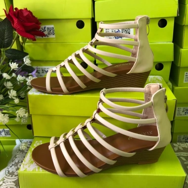 Giày sandal nữ cao gót 5 phân đính nơ trẻ trung năng động, phù hợp học chơi làm, giảm giá 425k