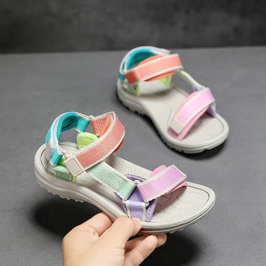 Giày sandal trẻ em mùa hè phong cách mới, thoáng khí, chống trơn trượt, bé trai và bé gái đi biển tiểu học