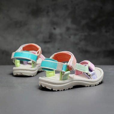 Giày sandal trẻ em mùa hè phong cách mới, thoáng khí, chống trơn trượt, bé trai và bé gái đi biển tiểu học