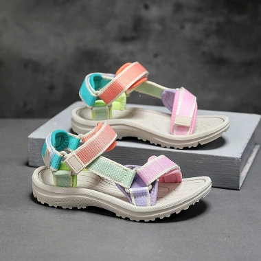 Giày sandal trẻ em mùa hè phong cách mới, thoáng khí, chống trơn trượt, bé trai và bé gái đi biển tiểu học