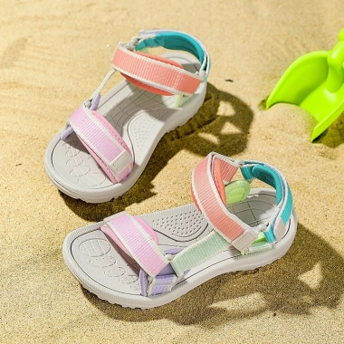 Giày sandal trẻ em mùa hè phong cách mới, thoáng khí, chống trơn trượt, bé trai và bé gái đi biển tiểu học