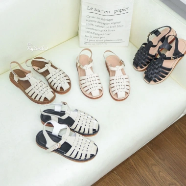 Giày Sandals Rọ Quai Hậu Mùa Hè Nữ Đi Học THENYSMILE REDYY +1size Giá 339.000