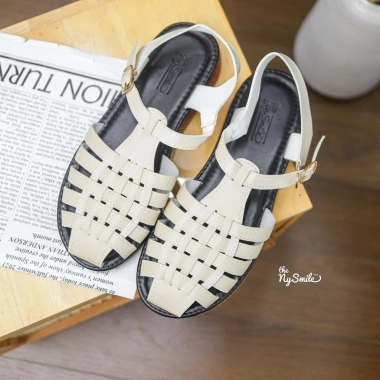 Giày Sandals Rọ Quai Hậu Mùa Hè Nữ Đi Học THENYSMILE REDYY +1size Giá 339.000
