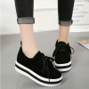 Giày Sneaker Bánh Mì Độn Đế Cao Cấp - Giảm còn 900k, Tặng Nước Hoa 2