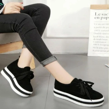 Giày Sneaker Bánh Mì Độn Đế Cao Cấp - Giảm còn 900k, Tặng Nước Hoa 5