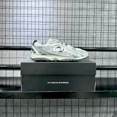 Giày sneaker CHINHHANG 4 phối màu - Thoải mái, thời trang, giảm giá 20% chỉ 3.29 triệu