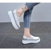 Giày sneaker đế bánh mì tăng chiều cao, tặng kèm nước hoa - Giá chỉ 900.000₫