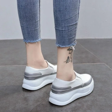 Giày sneaker đế bánh mì tăng chiều cao, tặng kèm nước hoa - Giá chỉ 900.000₫ 4 Giày sneaker đế bánh mì tăng chiều cao, tặng kèm nước hoa - Giá chỉ 900.000₫ 4