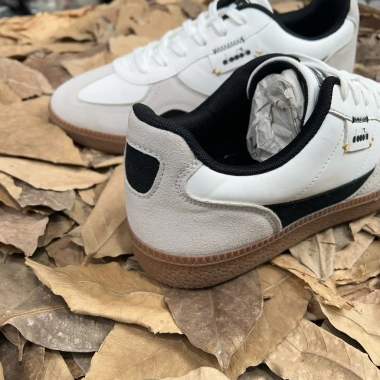 Giày Sneaker Diadora Classic Gum Da Lộn Đen Trắng - Giá chỉ 700.000, phù hợp đi học, đi chơi, đi làm 4