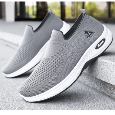 Giày sneaker nam 1 nút bấm nhẹ thoáng khí, màu trơn tối giản giảm 22% chỉ 1.095.000₫ 5