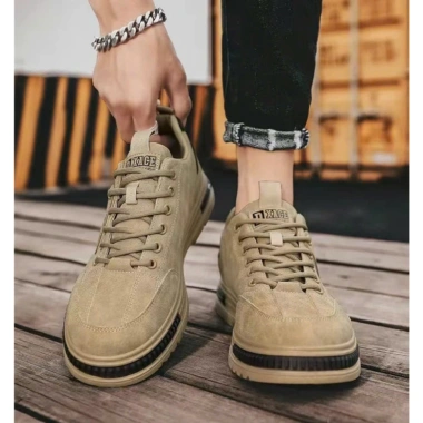 Giày sneaker nam thời trang - Giá ưu đãi 639.500₫, thoải mái, phong cách hiện đại