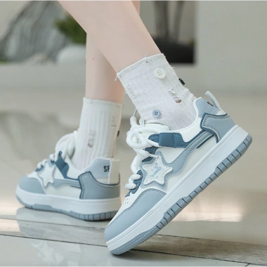 Giày Sneaker Năng Động Dễ Thương, Phối Chi Tiết Trẻ Trung, Đế Bền - 837.500₫