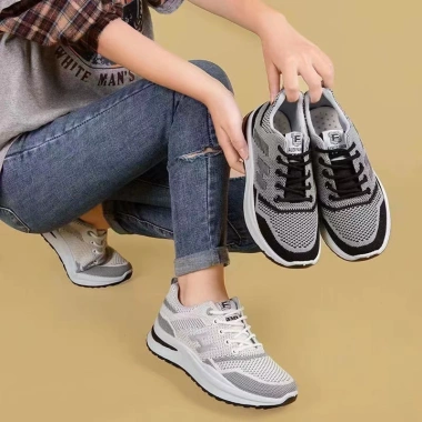 Giày sneaker nữ LVPEB nhẹ, thoáng mát, 73.000₫ giảm từ 94.170₫ - thể thao