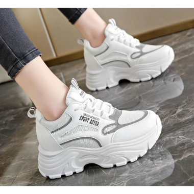 Giày sneaker nữ tăng chiều cao 6cm viền phản quang thời trang hiện đại 832.500₫