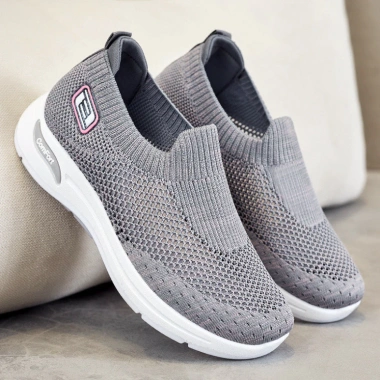 Giày sneaker nữ thời trang, thể thao không dây - Giá chỉ 1.235.000đ, giảm 22% 6