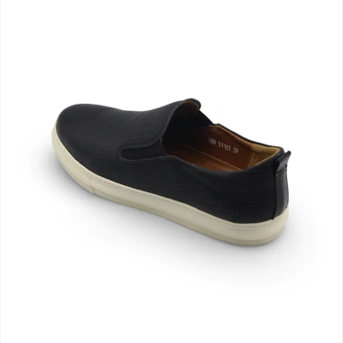Giày Sneaker Slip-On TOMOYO Đen Đế Trắng Da 2 lớp TMN51.101 - Thoải mái đi làm, đi chơi, giảm 17% 7 Giày Sneaker Slip-On TOMOYO Đen Đế Trắng Da 2 lớp TMN51.101 - Thoải mái đi làm, đi chơi, giảm 17% 7