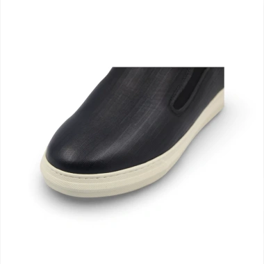 Giày Sneaker Slip-On TOMOYO Đen Đế Trắng Da 2 lớp TMN51.101 - Thoải mái đi làm, đi chơi, giảm 17% 8 Giày Sneaker Slip-On TOMOYO Đen Đế Trắng Da 2 lớp TMN51.101 - Thoải mái đi làm, đi chơi, giảm 17% 8
