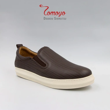 Giày Sneaker Slip-On TOMOYO Đen Đế Trắng Da 2 Lớp TMN51.102 - Phong Cách Đi Làm và Đi Chơi, Giá 1.5 Triệu 2 Giày Sneaker Slip-On TOMOYO Đen Đế Trắng Da 2 Lớp TMN51.102 - Phong Cách Đi Làm và Đi Chơi, Giá 1.5 Triệu 2