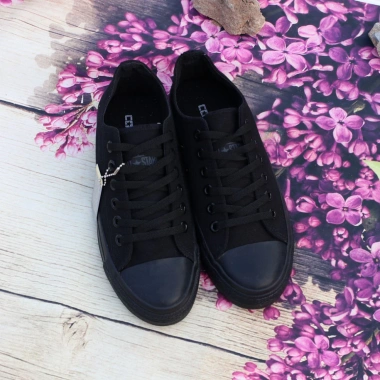 Giày Sneaker Vnss Cla Nữ Đen Thời Trang Hiện Đại Năng Động Giá Ưu Đãi 649.500₫