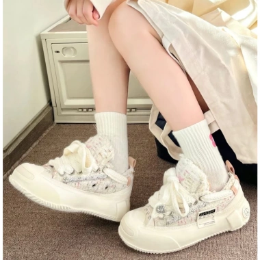 Giày sneaker xVessel G.O.P Mashmallow White Tweed Chunky hot trend - chính hãng, giá 6,5 triệu