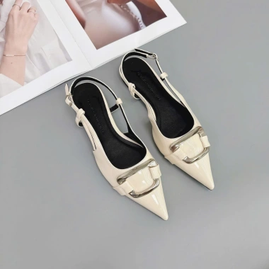 Giày sục bệt nữ mũi nhọn khoá vuông thời trang cao cấp - Giá chỉ 185.000đ 5 Giày sục bệt nữ mũi nhọn khoá vuông thời trang cao cấp - Giá chỉ 185.000đ 5