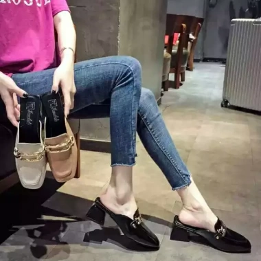 Giày sục nữ đế vuông 5cm - Thời trang, thoải mái, giảm 22% chỉ 285.000₫ 2