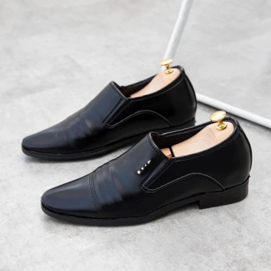 Giày tây nam da mềm, đế khâu thời thượng size 38‑43 - Giá chỉ 225.000đ (Giảm 63.000đ) T3 2