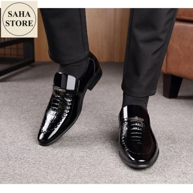 Giày tây nam vân da cá sấu SAHA123 size 45-48, đen bóng, không dây, công sở Hàn Quốc 4 Giày tây nam vân da cá sấu SAHA123 size 45-48, đen bóng, không dây, công sở Hàn Quốc 4