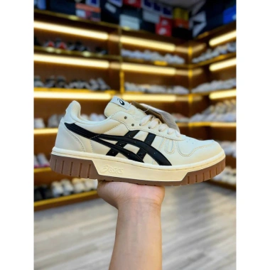 Giày thể thao Asics Court Mz nam nữ: Đế nhẹ thoáng khí, giảm giá 510k 9