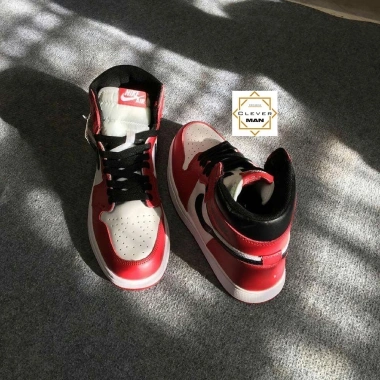Giày Thể Thao JD1 Retro High Chicago Đỏ Trắng Cao Cổ - Giá 450k Clever Man Store 3 Giày Thể Thao JD1 Retro High Chicago Đỏ Trắng Cao Cổ - Giá 450k Clever Man Store 3