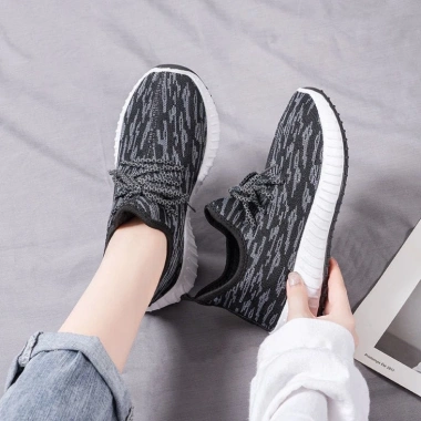 Giày Thể Thao Nam Nữ Mã 03 Đế Bánh Mì Siêu Êm - Free Ship, Giá 620k Giảm Giá