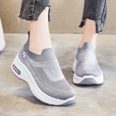 Giày Thể Thao Nữ Mềm Mại, Thoáng Khí, Không Dây, Tăng Chiều Cao – Giá 629.500₫, Việt Nam