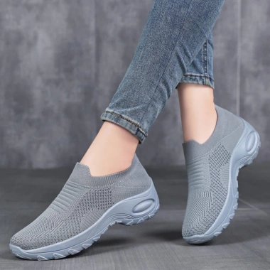 Giày Thể Thao Nữ Tăng Chiều Cao Siêu Nhẹ Mạng Lưới Thoáng Khí Xỏ Ngón Màu Trơn 612.500 VND 9