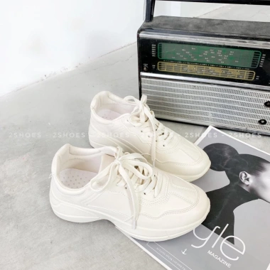 Giày Thể Thao Snaker Nữ Đế Đơn Trơn Kiểu Hàn Quốc – Free Ship, Giá 770.000₫ 9 Giày Thể Thao Snaker Nữ Đế Đơn Trơn Kiểu Hàn Quốc – Free Ship, Giá 770.000₫ 9