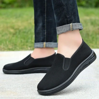Giày Thuyền Nam Đen Vải Cao Cấp Đế Cao Su Nhẹ, Thoáng Khí, Giá 1,025,000₫