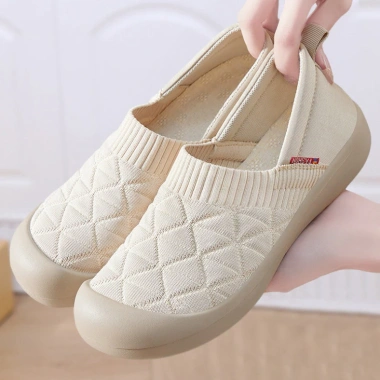 Giày Thuyền Nữ Đế Bằng Mềm Mại, Thoáng Khí, Phối Màu Đơn Giản - Giá 1,235,000 VND 4