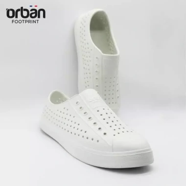 Giày Urban D96 Đục Lỗ Chống Nước Nhẹ Nhựa, Phù Hợp Đi Mưa, Biển, Du Lịch - Giá 129k
