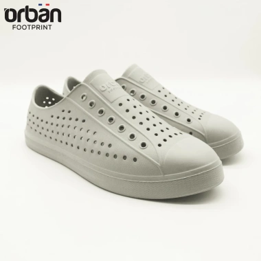 Giày Urban D96 Đục Lỗ Chống Nước Nhẹ Nhựa, Phù Hợp Đi Mưa, Biển, Du Lịch - Giá 129k