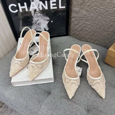 Giày ZR trắng thêu hoa FULLBOX chân mảnh lùi sz T2.4A – Giá ưu đãi 305.000đ 3 Giày ZR trắng thêu hoa FULLBOX chân mảnh lùi sz T2.4A – Giá ưu đãi 305.000đ 3