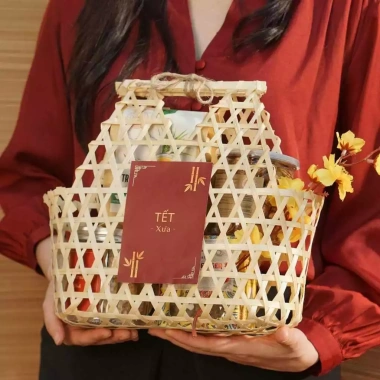 Giỏ đựng quà Tết quai ngang lá tre - Quà biếu ngày Tết cổ truyền, chỉ 10.000₫