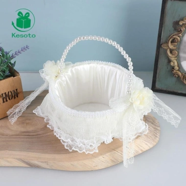 Giỏ hoa cưới ren mộc mạc - Phù dâu, lễ kỷ niệm, đám cưới - Giá chỉ 149.600 VND