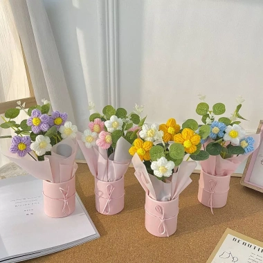 Giỏ hoa len handmade Valentine, sinh nhật, 8/3, 20/10 - kèm túi + đèn 3 chế độ, giá 65.000đ