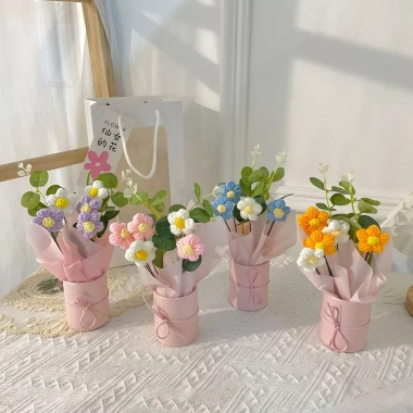 Giỏ hoa len handmade Valentine, sinh nhật, 8/3, 20/10 - kèm túi + đèn 3 chế độ, giá 65.000đ 8 Giỏ hoa len handmade Valentine, sinh nhật, 8/3, 20/10 - kèm túi + đèn 3 chế độ, giá 65.000đ 8
