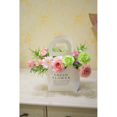 Giỏ hoa sách tay tặng sinh nhật 20/10 mix hoa tươi - Giá ưu đãi 280k May Petals 7 Giỏ hoa sách tay tặng sinh nhật 20/10 mix hoa tươi - Giá ưu đãi 280k May Petals 7