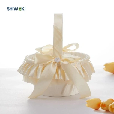 Giỏ hoa Satin cưới và kỷ niệm sang trọng, giá chỉ 111.100đ, giảm tới 21% 2 Giỏ hoa Satin cưới và kỷ niệm sang trọng, giá chỉ 111.100đ, giảm tới 21% 2