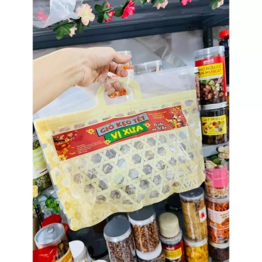 Giỏ kẹo Tết 2.026 đủ kẹo miền tây – Quà Tết sang trọng, giá chỉ 98.000₫