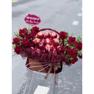 Giỏ Trái Cây Nhập Khẩu Cao Cấp Tone Đỏ - Quà Biếu Sang Trọng, Tặng Sinh Nhật, Thăm Hỏi, Khai Trương - Giá Ưu Đãi 1,300,000 VND Giỏ Trái Cây Nhập Khẩu Cao Cấp Tone Đỏ - Quà Biếu Sang Trọng, Tặng Sinh Nhật, Thăm Hỏi, Khai Trương - Giá Ưu Đãi 1,300,000 VND