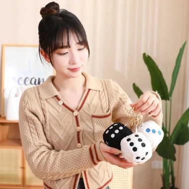 Gối lớn hình xúc xắc – Gối vuông vải nhung, mặt dây chuyền nhỏ, quà tặng sinh, 167.000₫