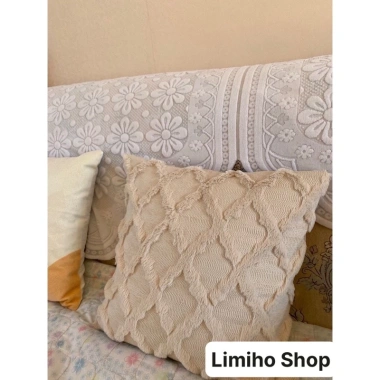 Gối Lông tựa lưng sofa văn phòng, vải nhung dập vân nổi, giá 69.000 VND