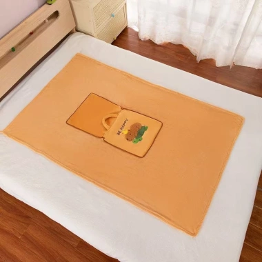 Gối ôm Capybara đa năng kèm chăn gấp gọn – Giải pháp ngủ trưa tiện lợi tại văn phòng, giá ưu đãi 341.334₫ 3